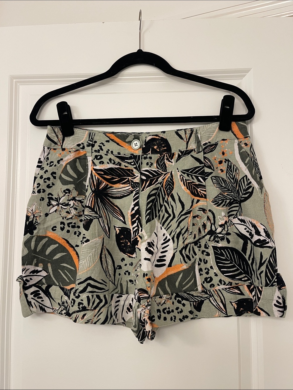 High-Waist Tropical Leaf Print Shorts in Sage Green